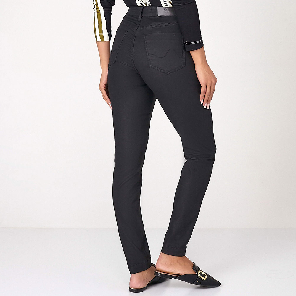 Cala Jeans Skinny com Recortes Scalon Preta - Foto 3