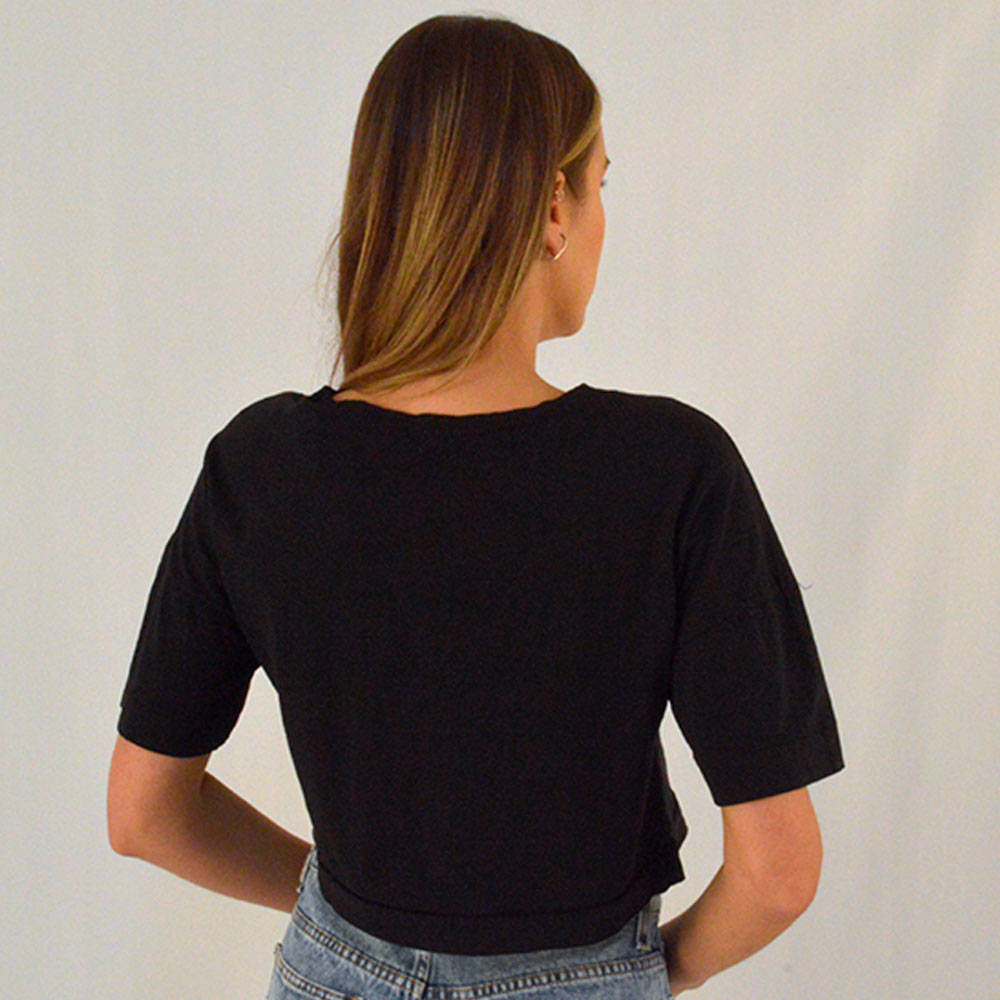 Blusa Cropped Ampla Preta Canto - Foto 2