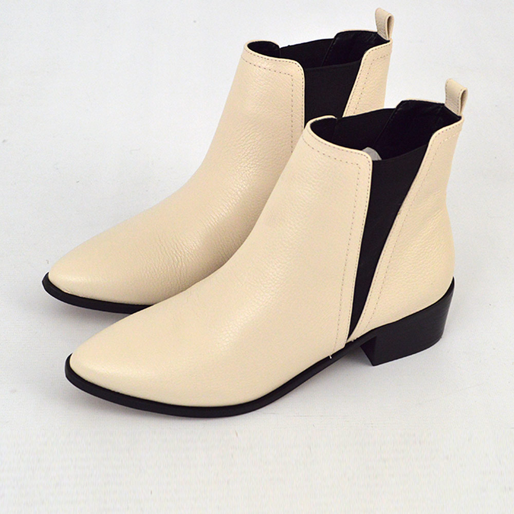 Bota Couro Floater Cor Off White Tabita - Foto 1