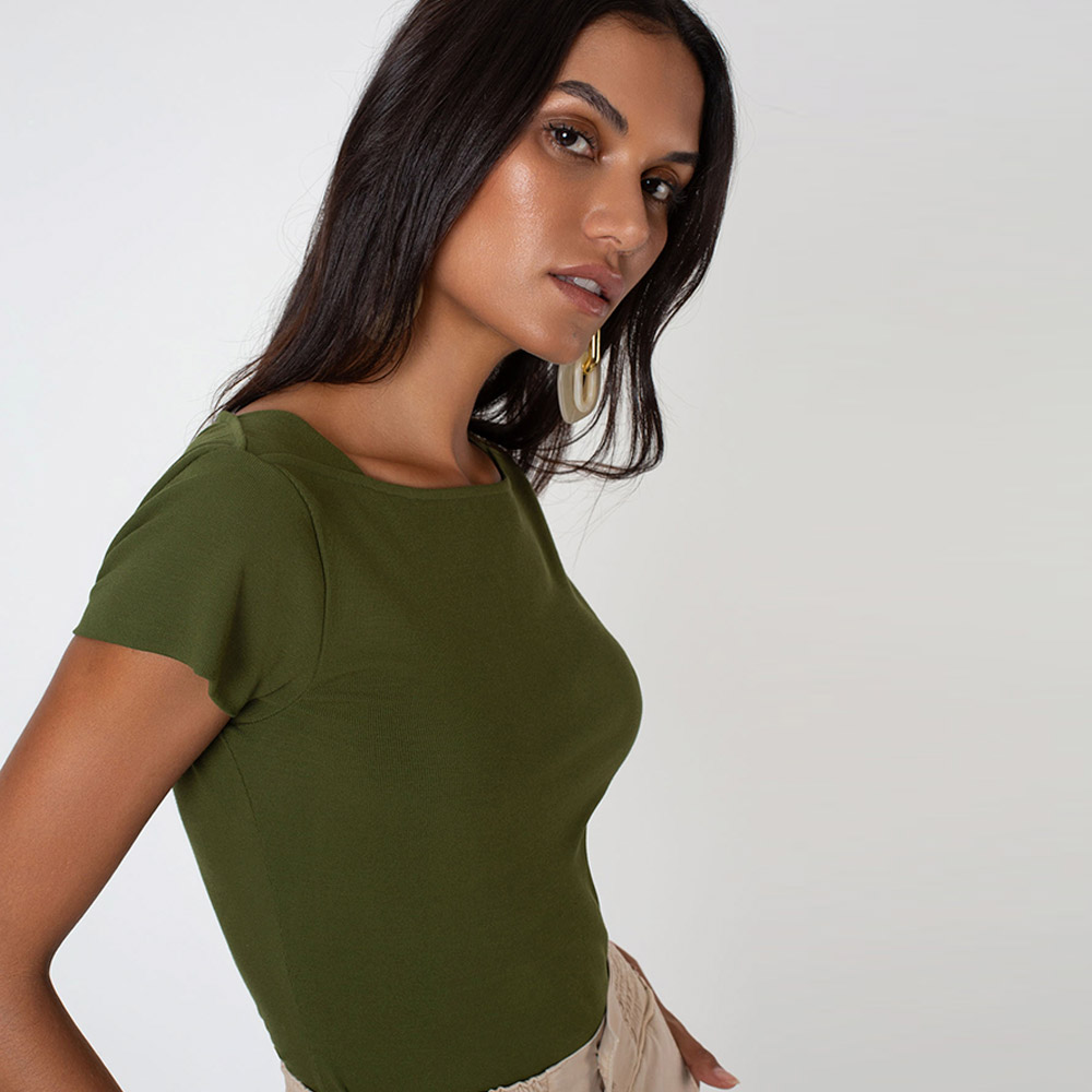 Blusa Mangas Curtas Viscolycra Canelada Flor de Lis Verde - Foto 2