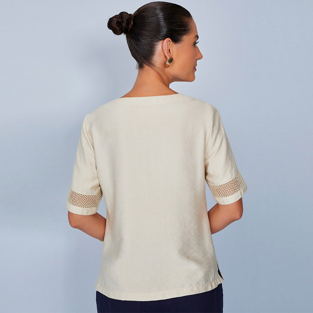 Blusa Viscose Cor Areia Com Detalhe na Manga Scalon  - Foto 2