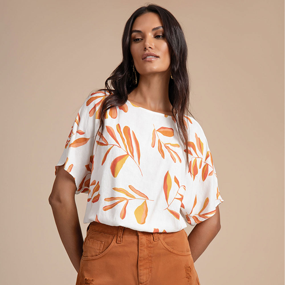 Blusa Viscolinho Elstico na Barra Flor de Lis Folhas - Foto 3