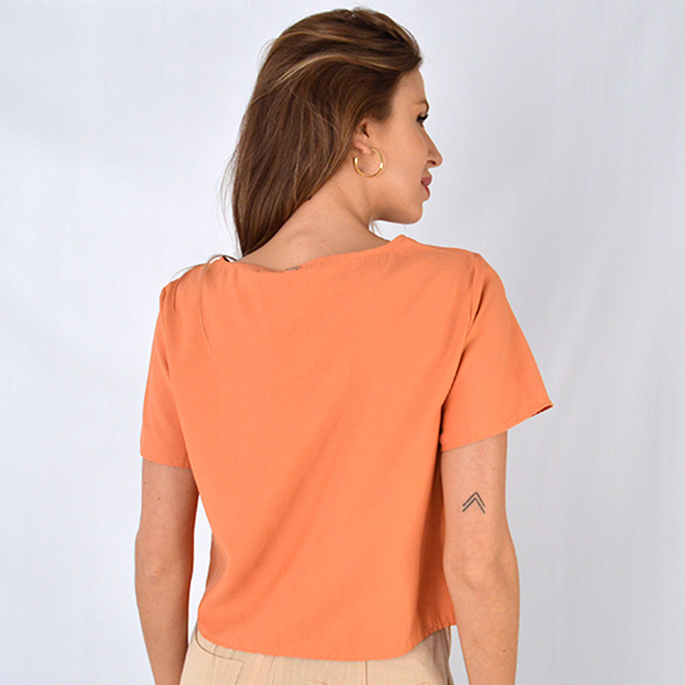 Blusa Manga Curta Acetinada Cropped Laranja Lez a Lez - Foto 2