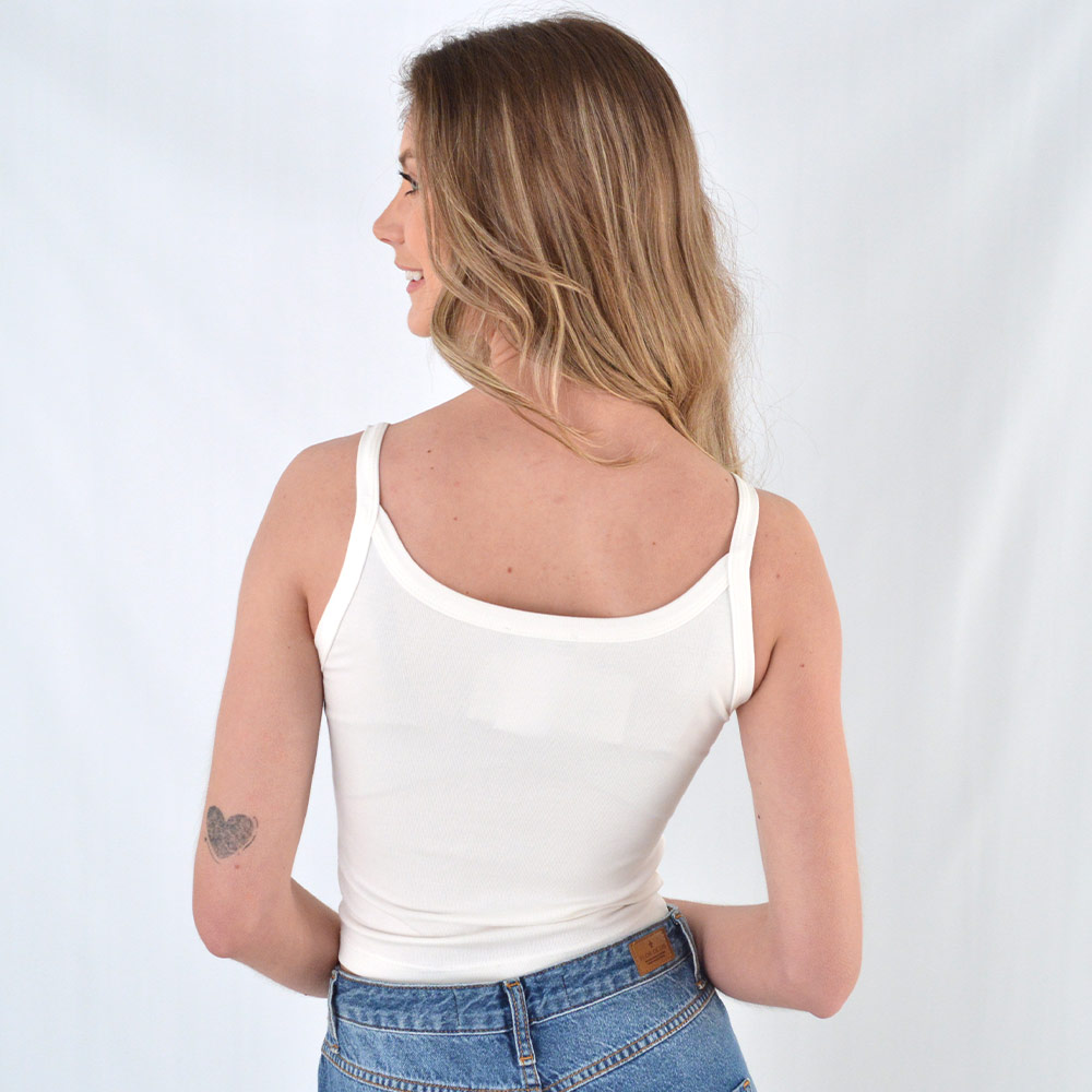 Blusa Regata Cropped Off White Coqueta - Foto 3