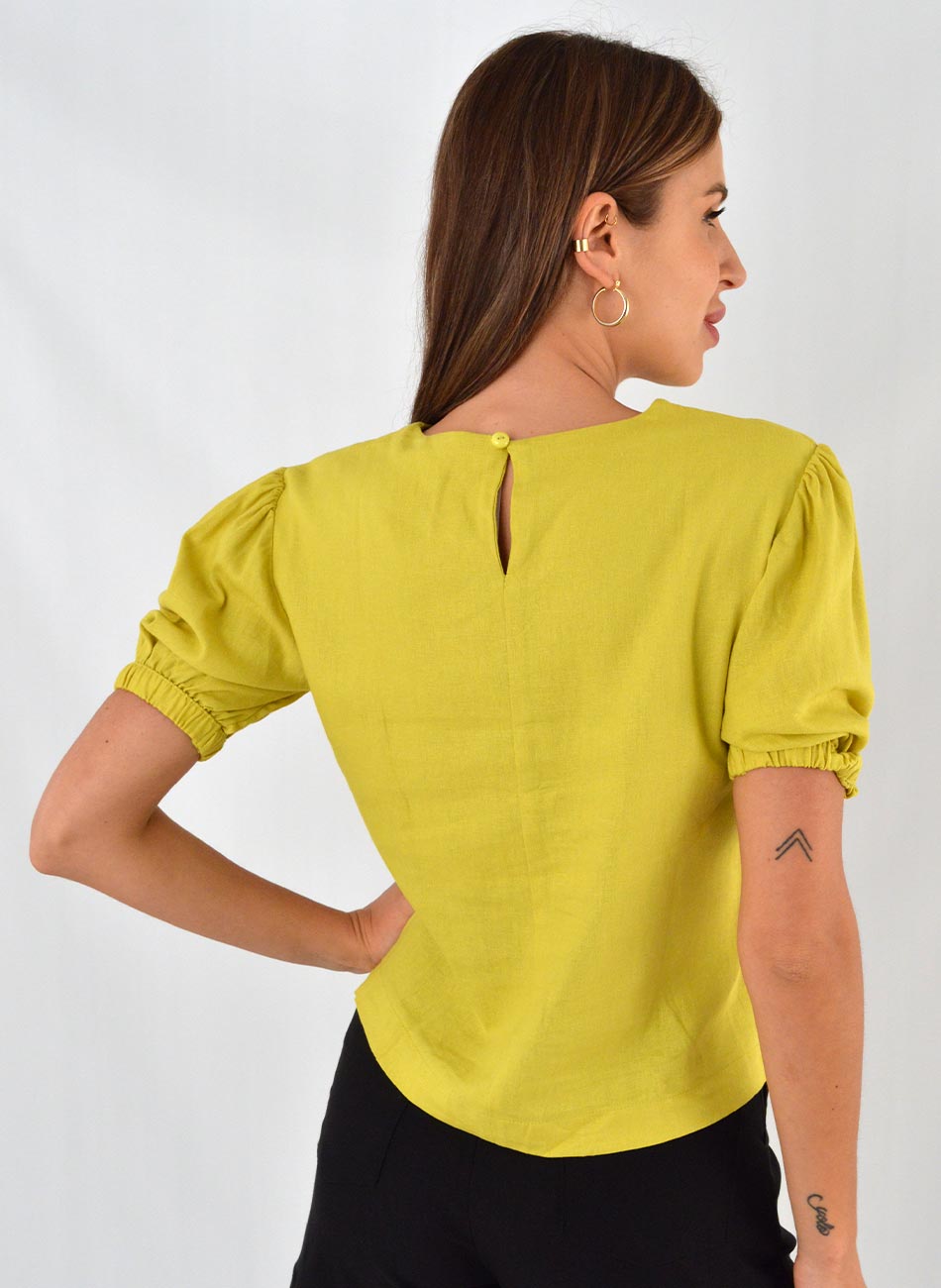 Blusa Manga Curta em Linho com Cut Out Decote Cor Lima Lez a Lez - Foto 3