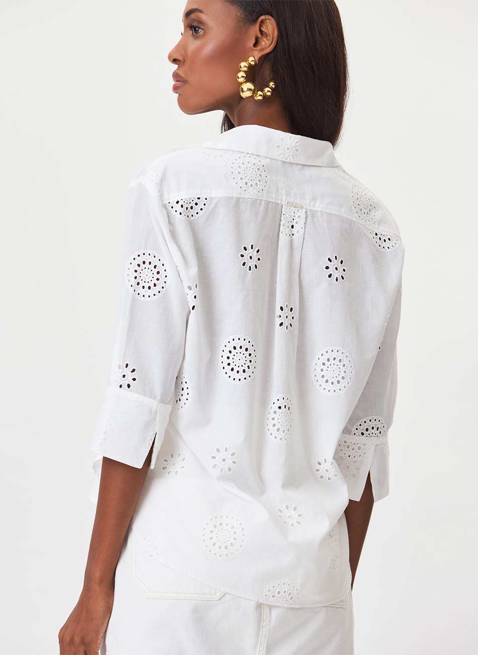 Camisa Em Laise Off White Flor de Lis - Foto 2