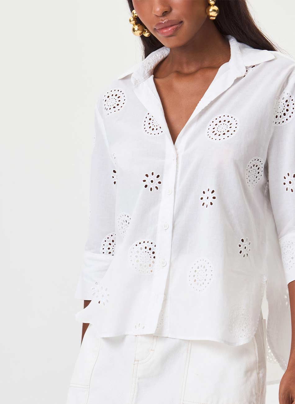 Camisa Em Laise Off White Flor de Lis - Foto 4