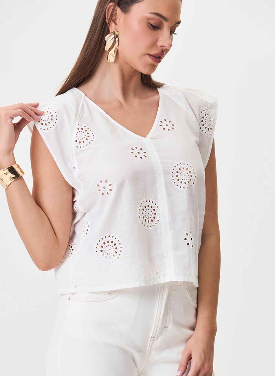 Blusa Solta Em Laise Off White Flor de Lis - Foto 2