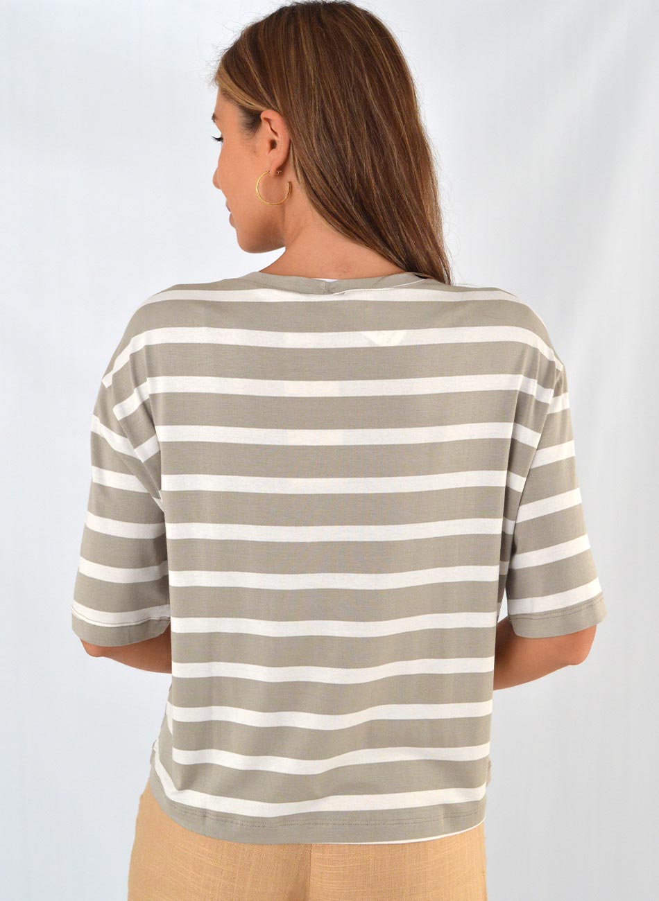 Blusa Oversized Listrada Coqueta - Foto 3