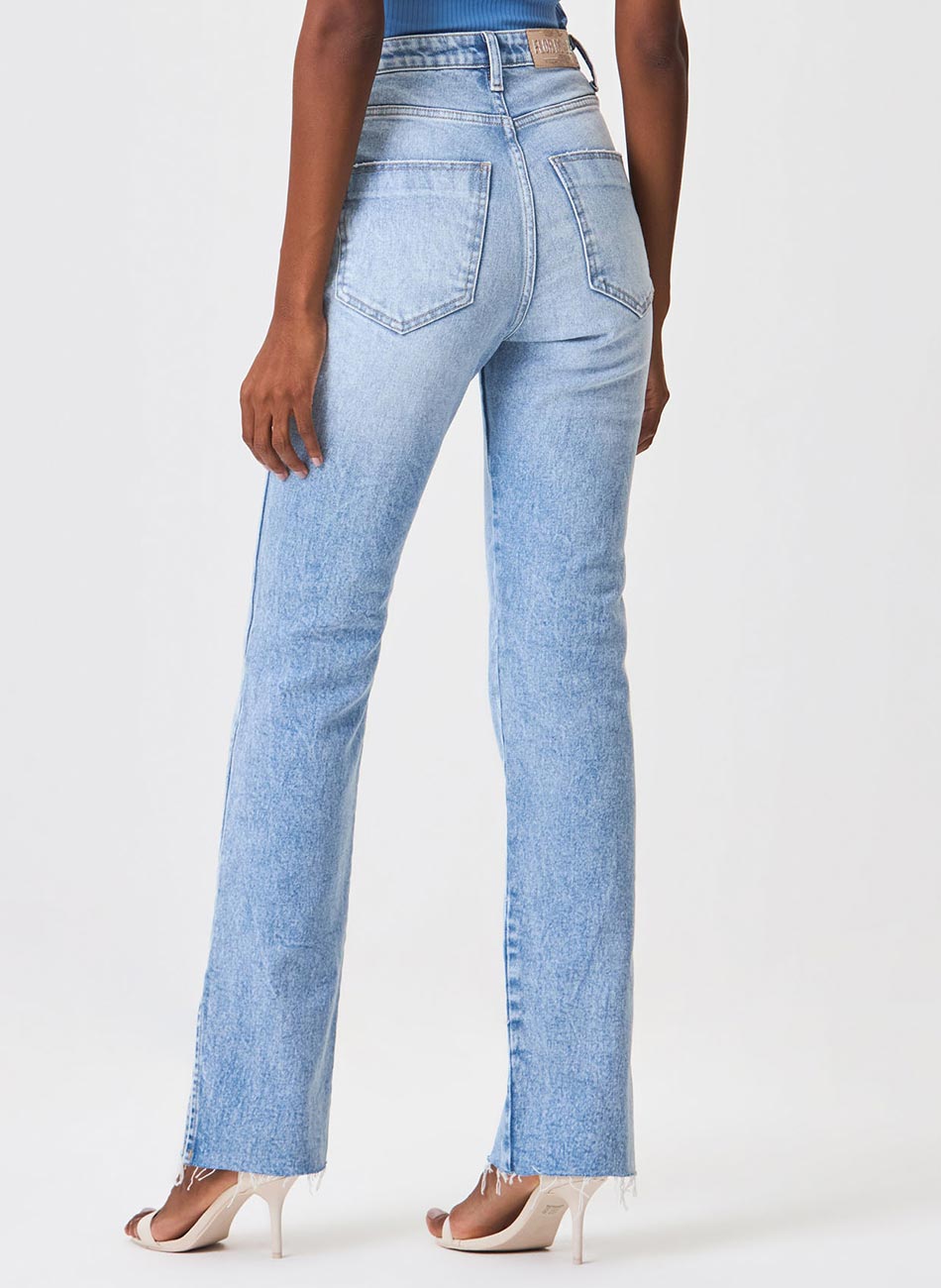 Cala Jeans Agata Straight Com Fenda Flor de Lis - Foto 1