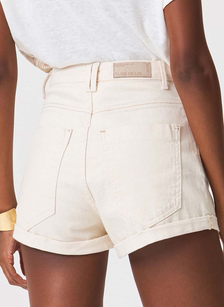 Shorts Hot Pants Cor Cru Flor de Lis - Foto 1