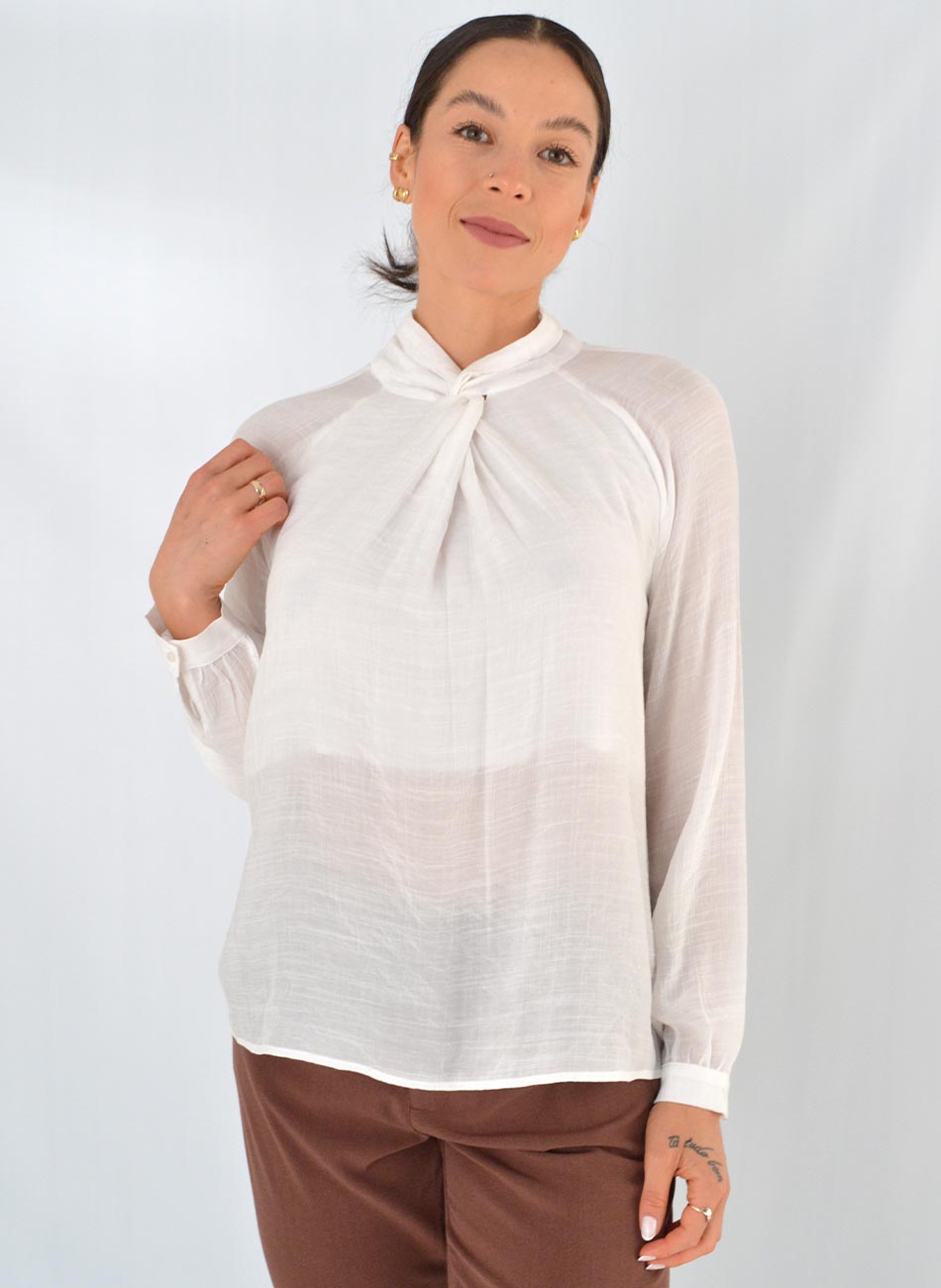 Blusa Shantung Detalhe Gola Gatos e Atos Off White - Foto 1